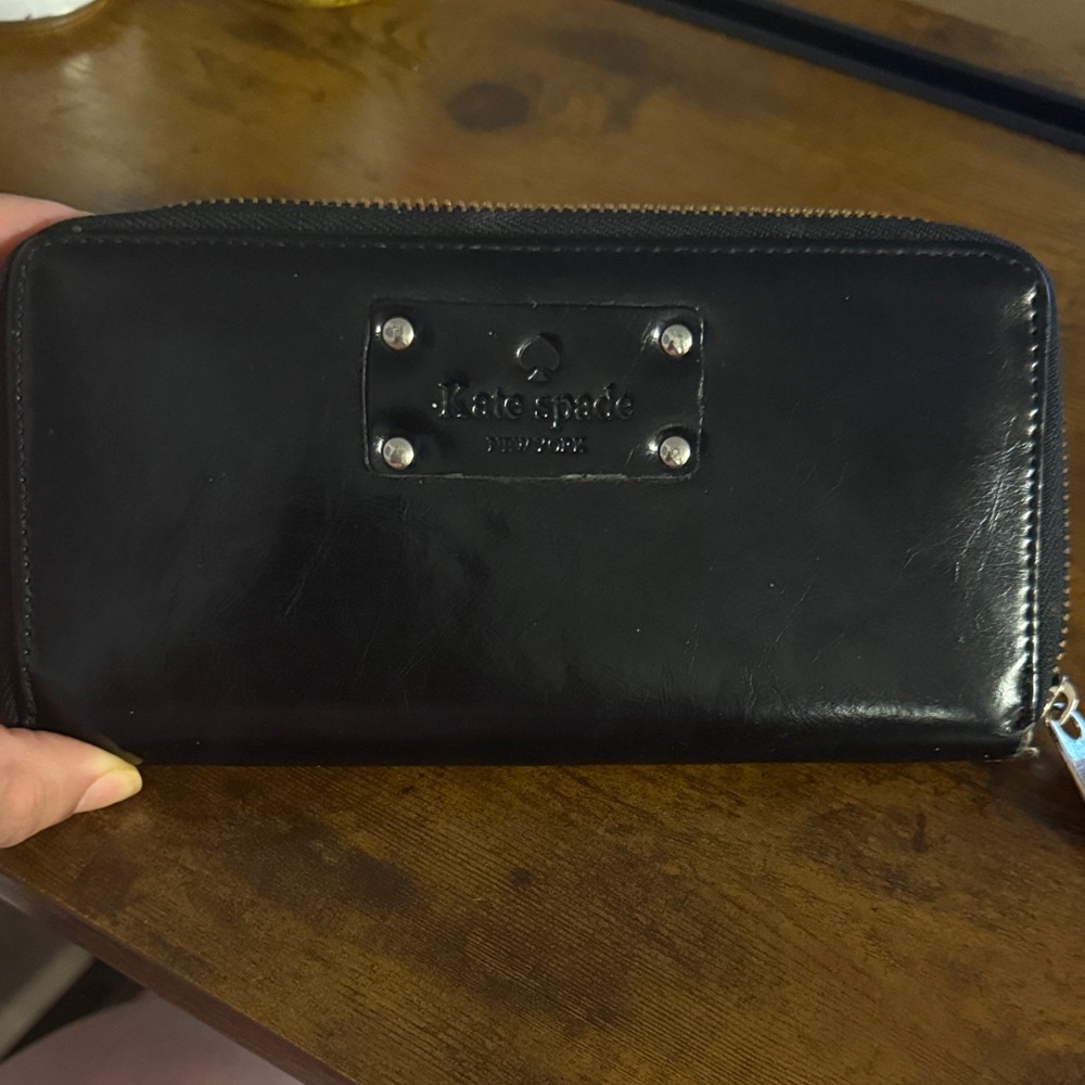 Rehab-Kate Spade Glossy Black Zip Wallet